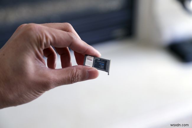 How to Replace the SIM & Memory Card in a Samsung Galaxy S7/Edge