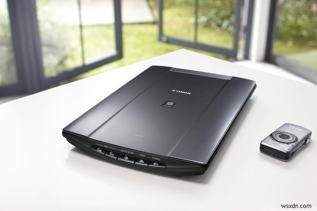 Canon CanoScan LiDE 210 Flatbed Scanner