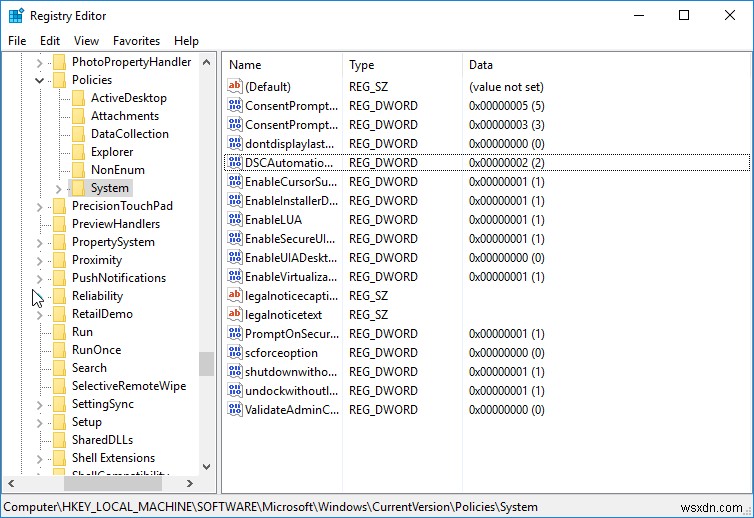 How to Hide the User Details on the Windows 10 Login Screen