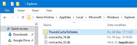 How to Fix Black Background Behind Folder Icons in Windows 10
