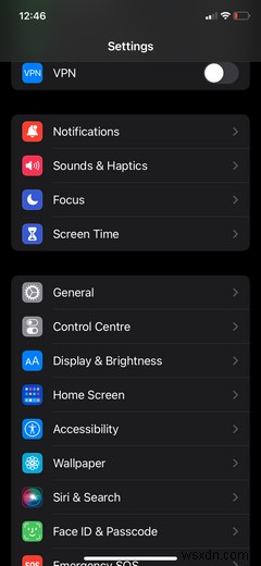 How to Use iOS’s Focus Mode to Automatically Reply to Texts While Driving