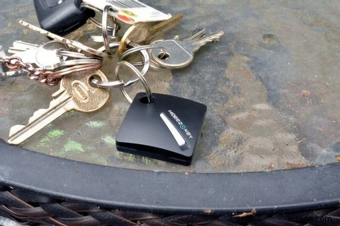 Hideez Digital Key Review: Password Storage On a Keychain