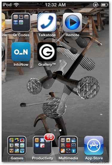 Change Your iPhone & iPod Touch Wallpaper or Lock Screen with Custom Content