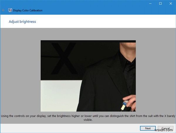 Monitors showing different colors in dual monitor setup on Windows computers