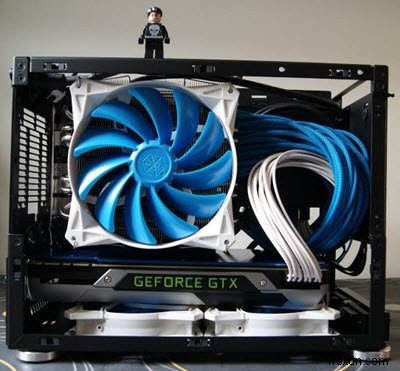 Computer crashes while playing games on Windows 11/10