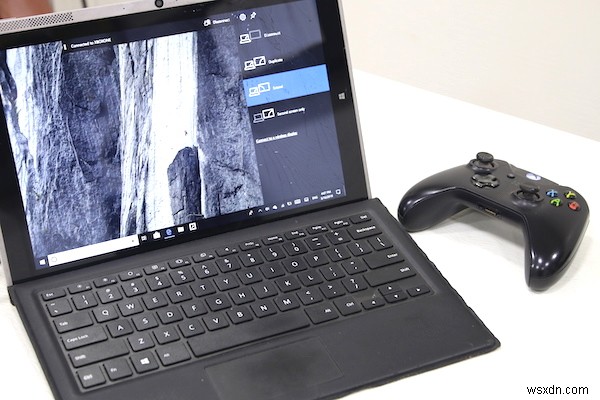 How to project PC screen to Xbox One using the Wireless Adapter App