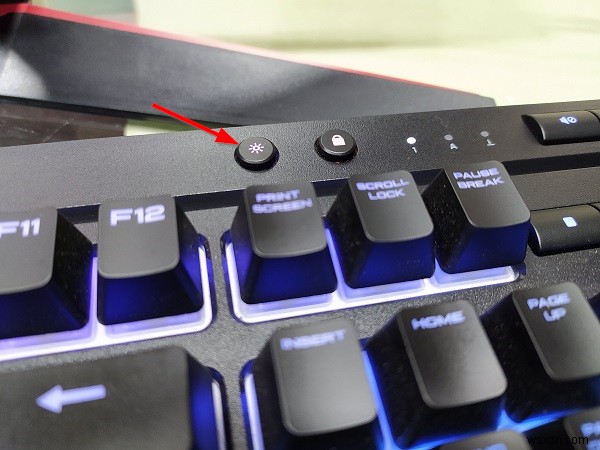 How to Turn Keyboard lighting On or Off on a Computer