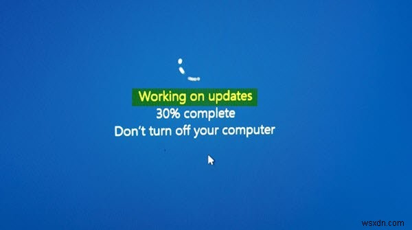 Windows 11/10 stuck on Working on updates