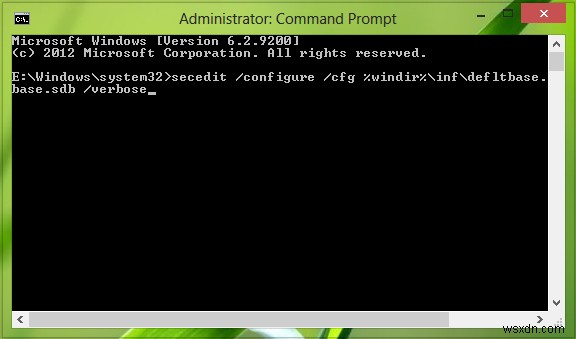Other User Account names not displaying on Login Screen in Windows 11/10