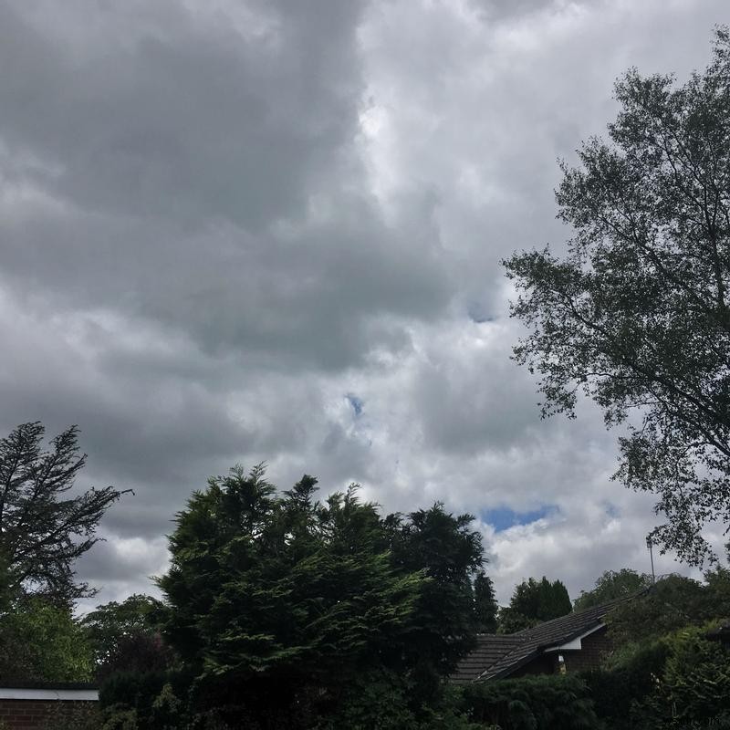 How to solar-charge a MacBook in the UK