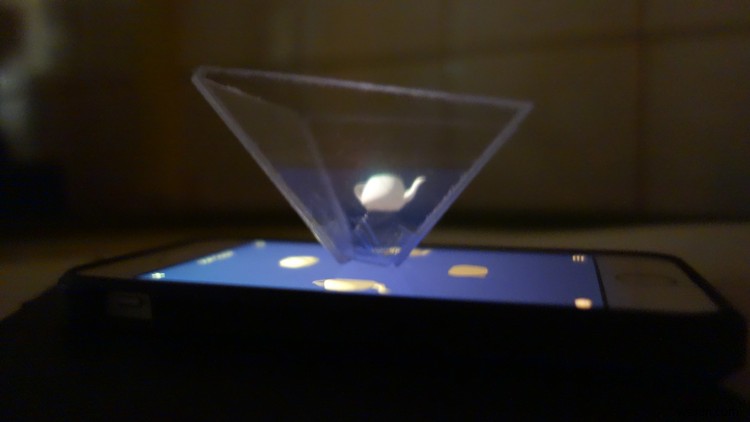How to make an iPhone hologram projector