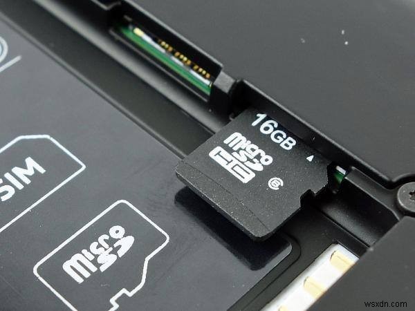 MTE Explains: Why Don’t Manufacturers Include Micro-SD Card Slots in Their Phones?