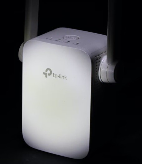 Wireless Mesh, Ethernet-Over-Power Line, Extender, Repeater – Which Do You Need?