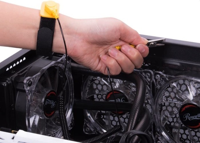 How to Fix an Overheating Laptop from Its Internals