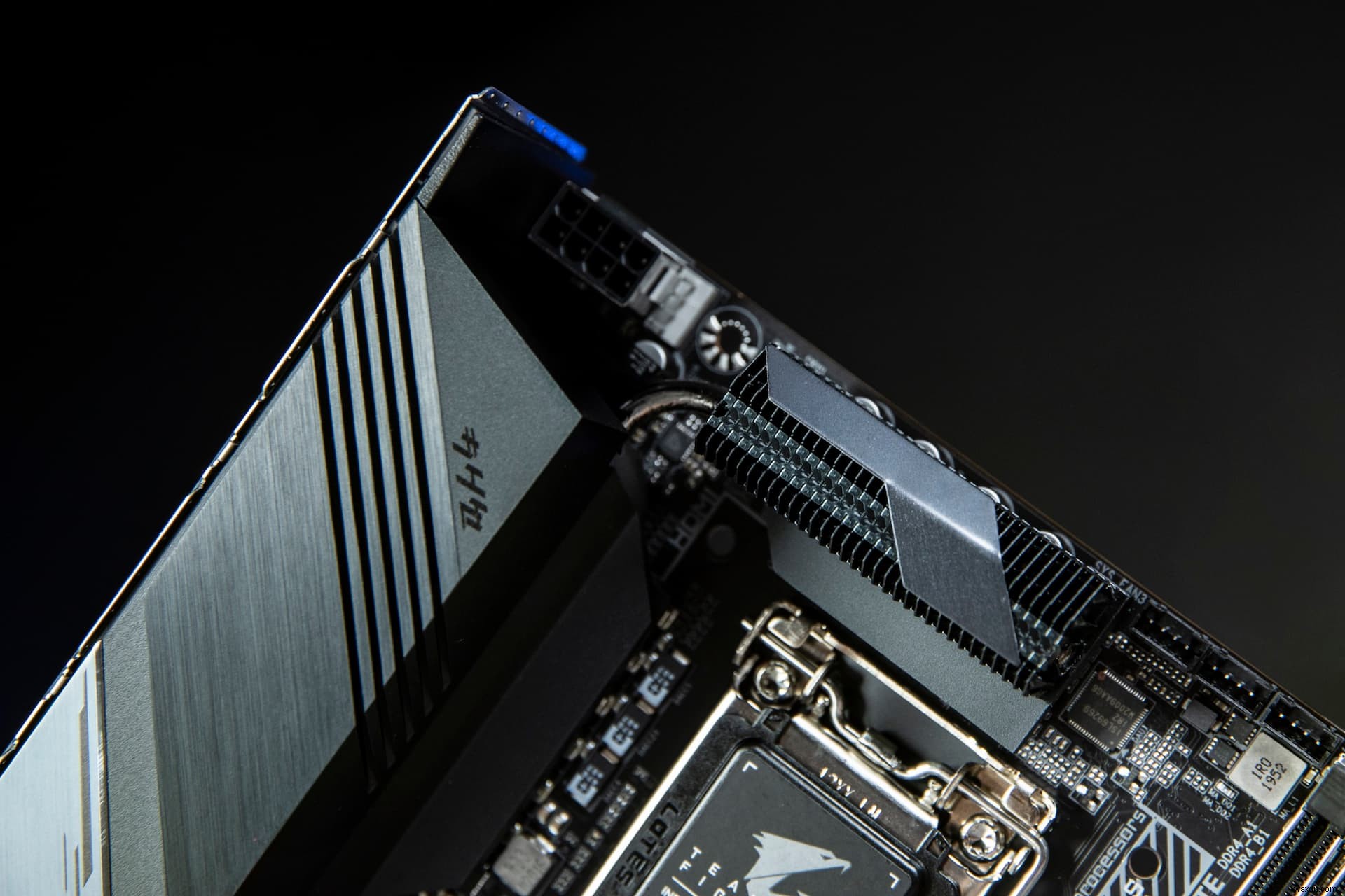 How a Motherboard Handles Power?