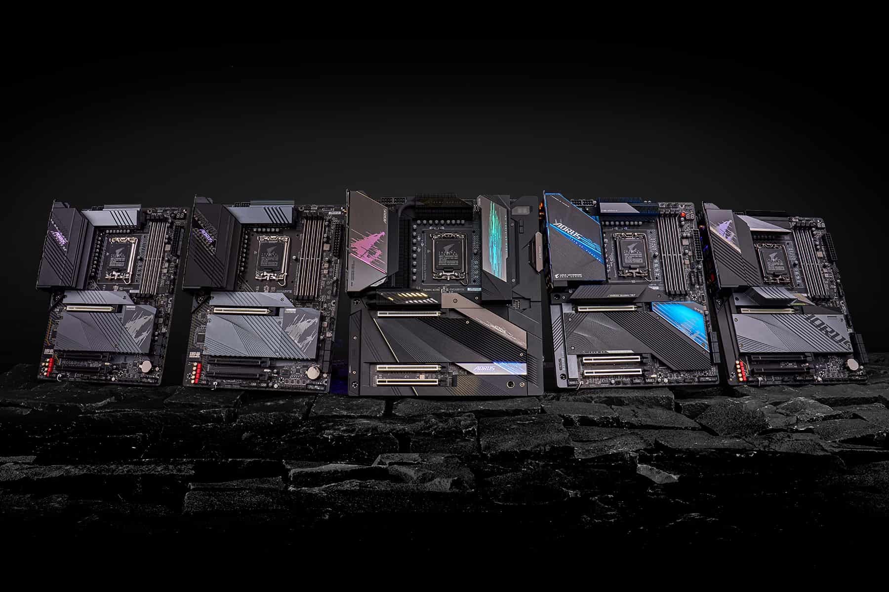 How a Motherboard Handles Power?