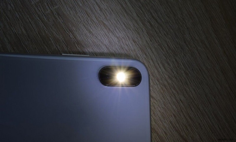 6 Ways To Turn On Flashlight On Android Devices