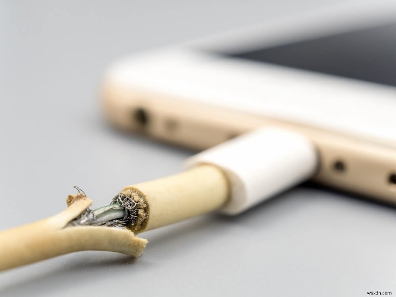 9 Reasons why your smartphone battery is charging slowly