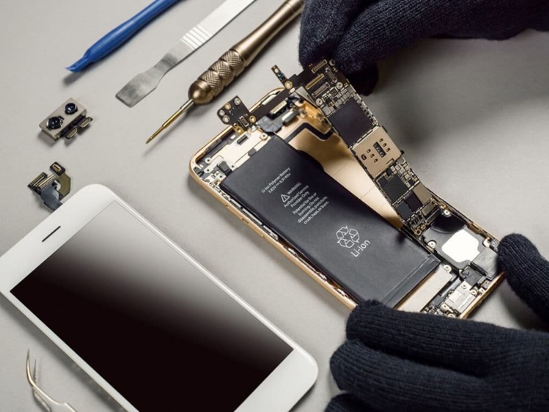 9 Reasons why your smartphone battery is charging slowly