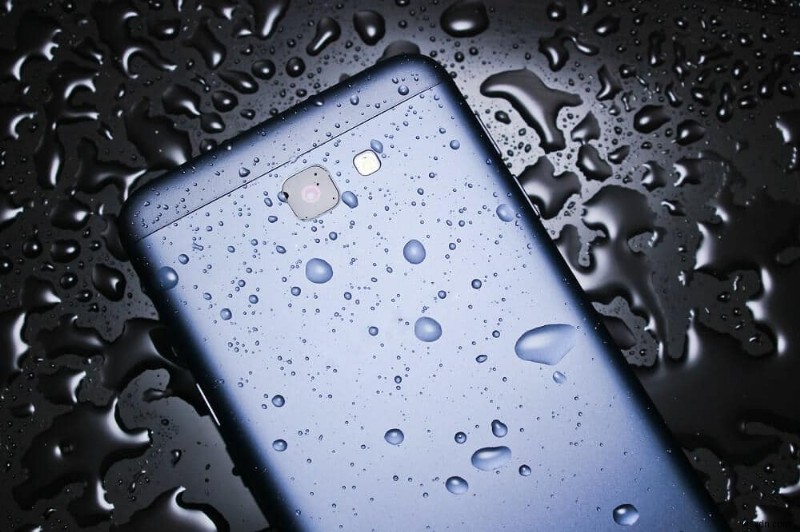 How to save your phone from water damage?
