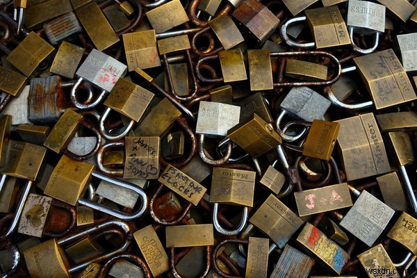 What does a VPN do and how does it work? A Guide to Virtual Private Networks