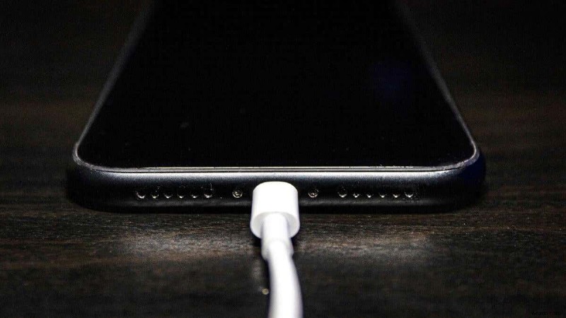 8 Reasons Why Your iPhone Charging Port Is Loose (And How to Fix)