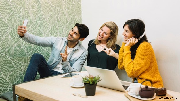 How To Initiate A Chat In Google Photos Messaging Feature