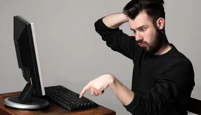 Tips to Choose Between a Gaming Mouse Vs. Controller for Your Needs