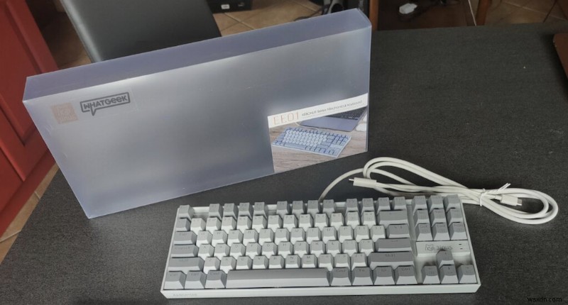 WhatGeek x 3inuS Kebohub EE01 Mechanical Keyboard Review – Design, Features & Performance