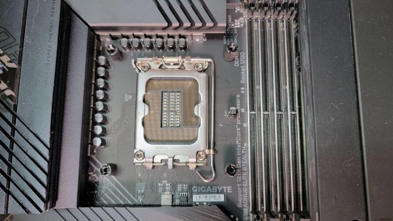 Safe & Simple CPU Installation: A Professional Guide