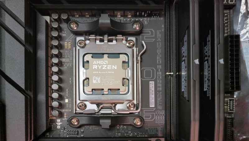 Safe & Simple CPU Installation: A Professional Guide