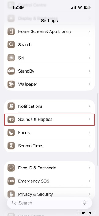 iPhone Feature: Stay Connected Even While Listening – Name Recognition Explained