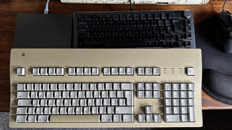 How I Built a Configurable ADB‑to‑USB Adapter to Revive a 1990 Apple Keyboard on Windows