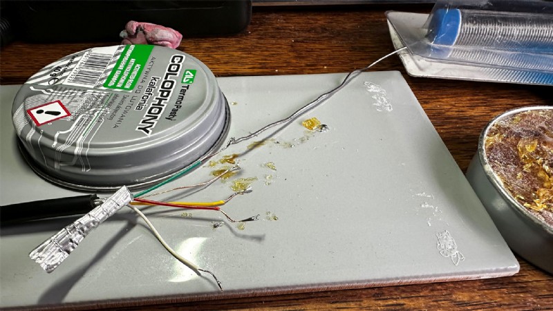 How I Built a Configurable ADB‑to‑USB Adapter to Revive a 1990 Apple Keyboard on Windows