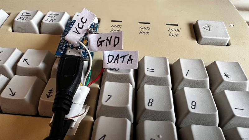 How I Built a Configurable ADB‑to‑USB Adapter to Revive a 1990 Apple Keyboard on Windows