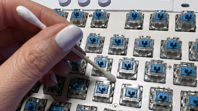 Clean Your Keyboard Like a Pro: A Simple, Effective Guide