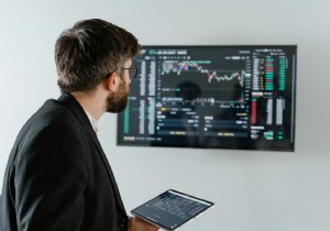 Learn Python for Statistics: Learning Resources, Libraries, and Basic Steps