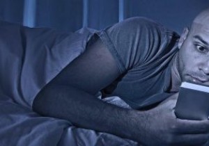 5 Night Mode Apps for Android to Help You Read Better at Night