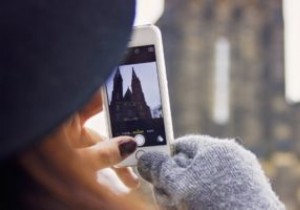 5 of the Best Touchscreen Gloves for the Cold Winter